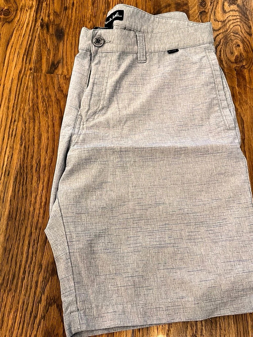 Travis Mathew Men's Shorts in Gray Size 33 Like New